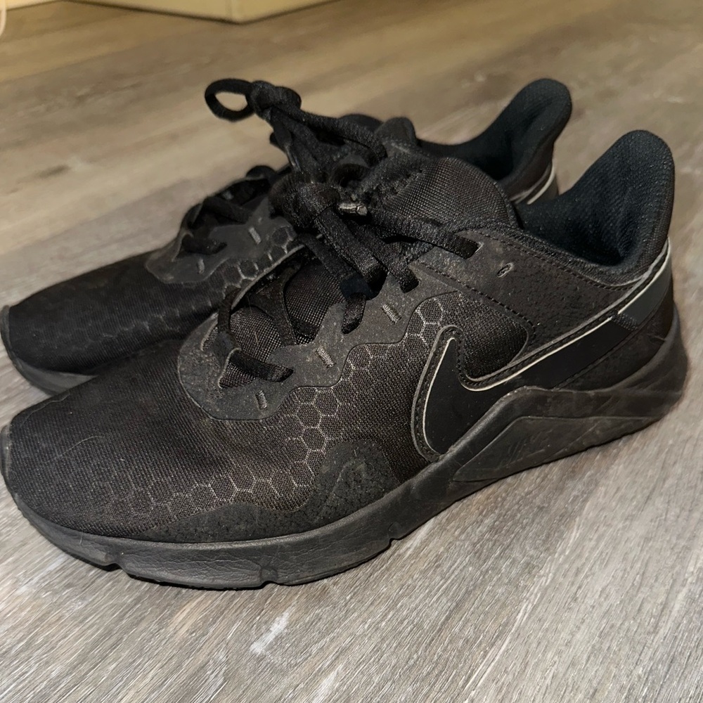 Black Nike Shoes